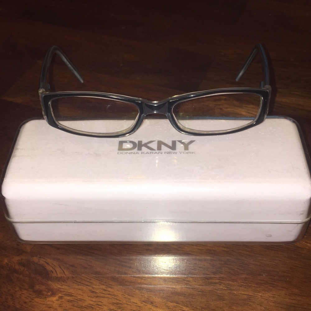 COPY - DKNY EYEglass frames with BOX and DUSTER 👓